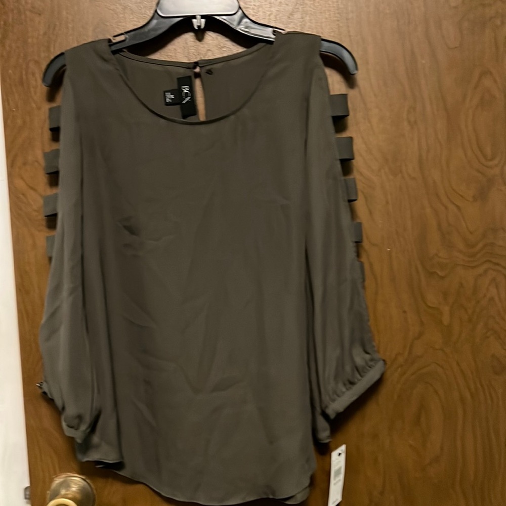 NWT BCX olive ladder sleeve blouse size M
